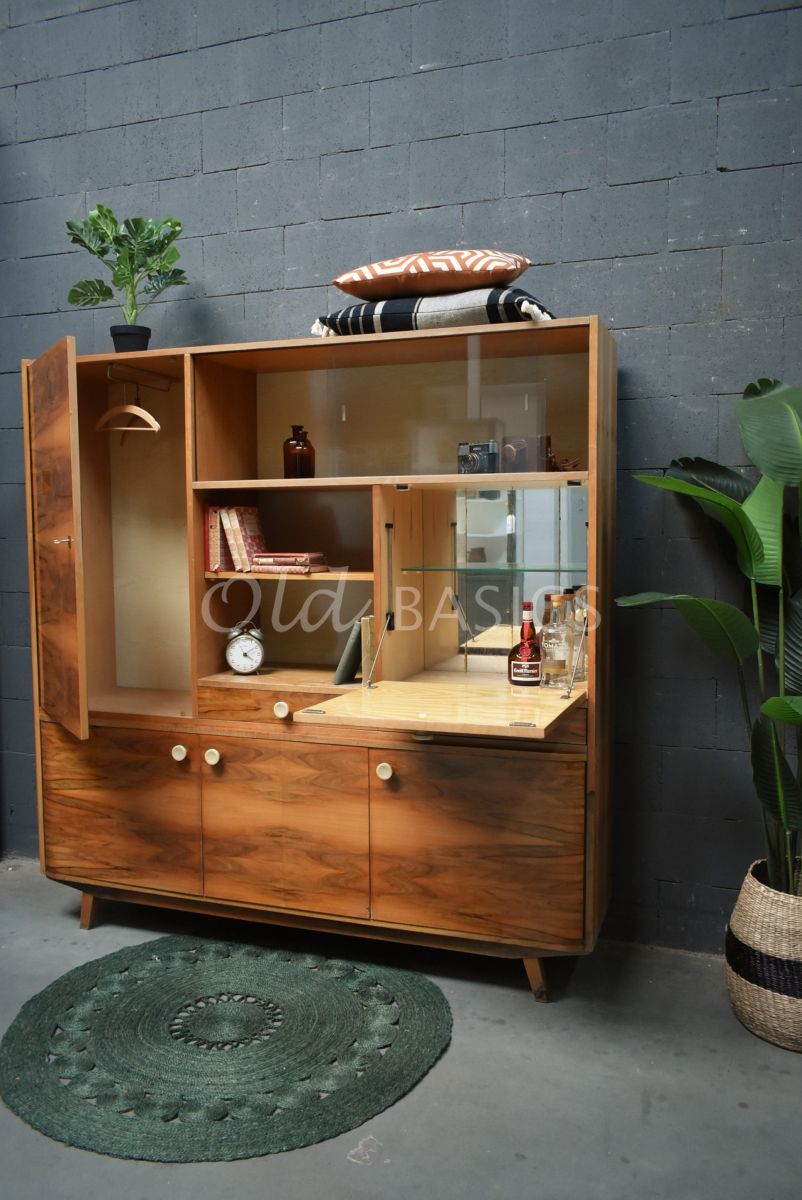 Detail van Vintage kast, naturel, materiaal hout